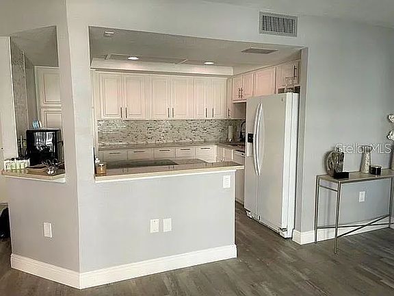 5th image of 800 Benjamin Franklin Dr Unit 504