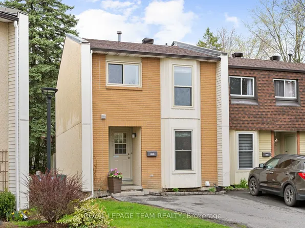 1257 Priory Ln #42, Ottawa, ON K1C 1Z8