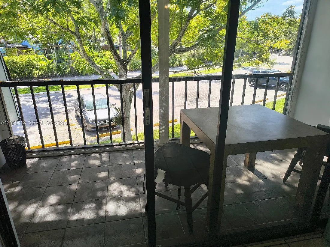 Oakland Shores Condominium — Photo 2