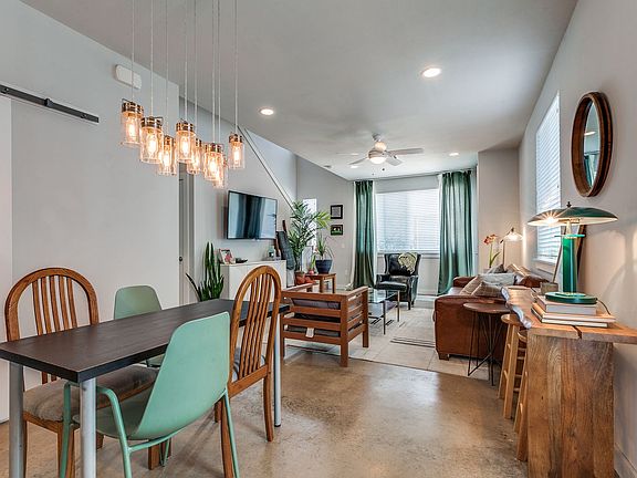 3rd image of 330 Clay St #4