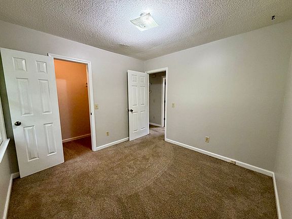 5th image of 70 Frost Wood Ct
