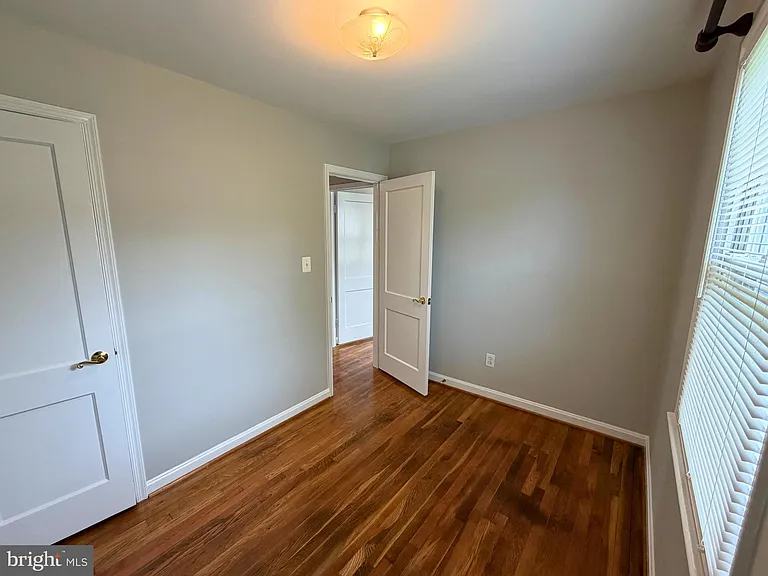 6825 Westmoreland Rd — Photo 12