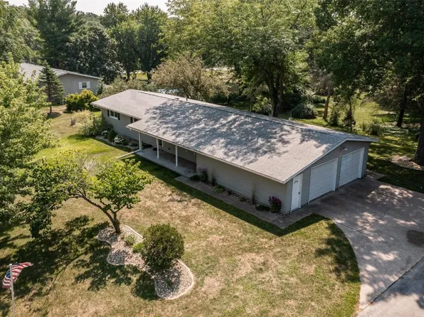 2621 Trail Ridge Dr NW, Swisher, IA 52338