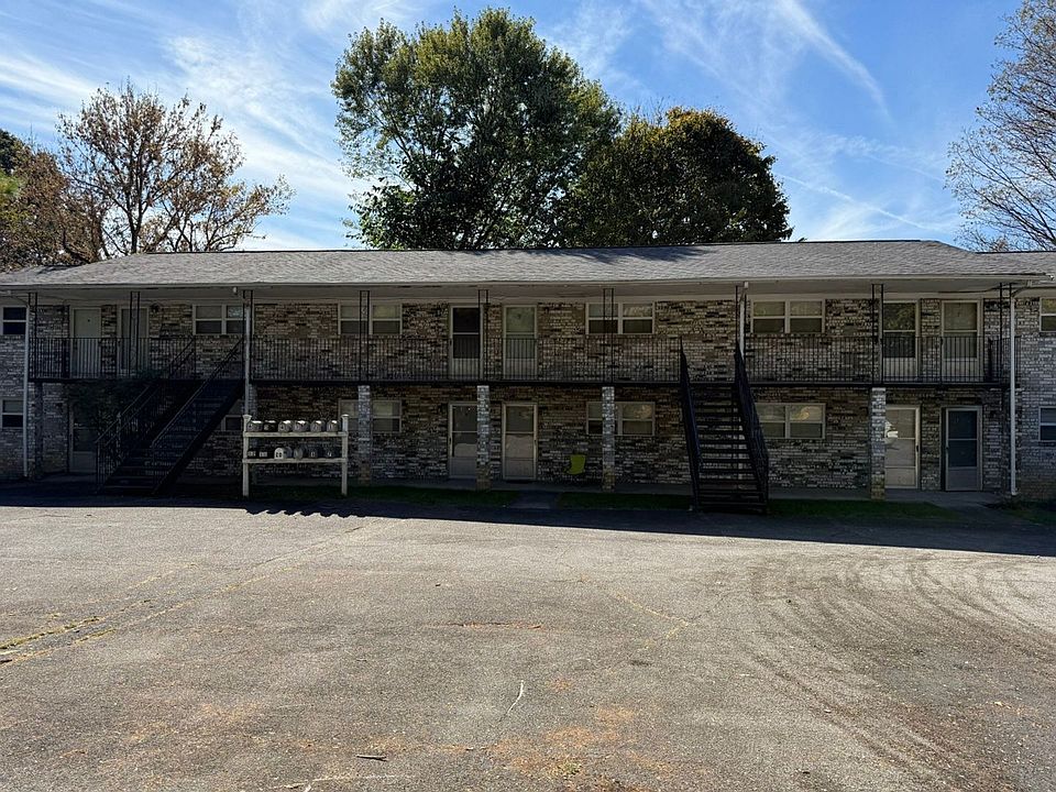 1st image of 3216 Garden Dr #4