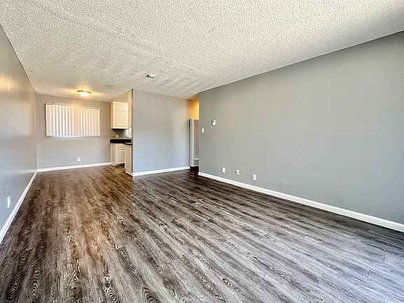 3rd image of 301 E Okeefe St APT 7
