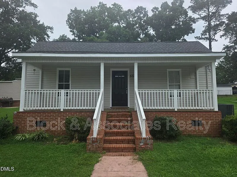 2 bed, 1.0 bath, 720 sqft, $1,450 — Photo 2