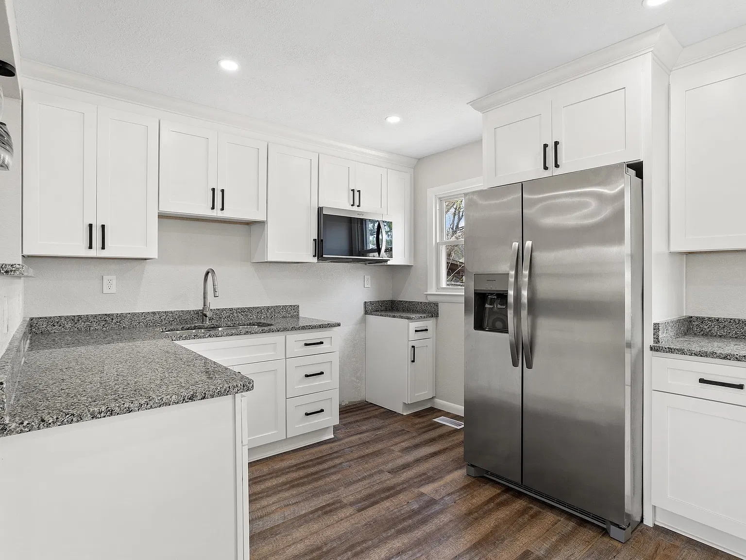 4 bed, 1300 sqft, $2,295 — Photo 2