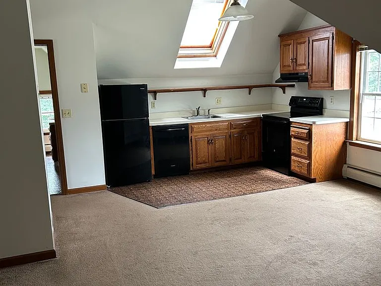 41 Bretton Rd — Photo 2