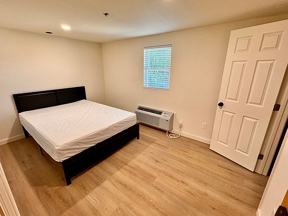 5th image of 1403 Lantana Ln