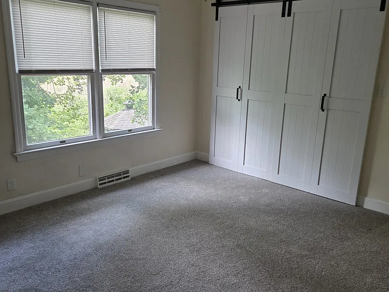 402 Pinecrest St — Photo 11