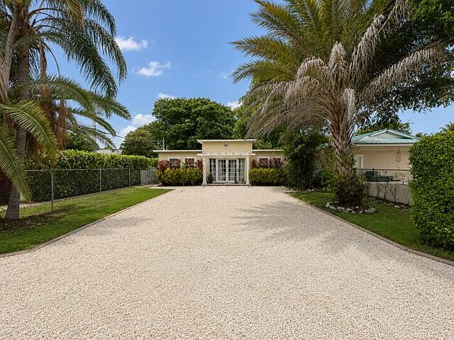 1st image of 44 Rock Harbor Dr