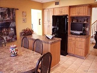 5th image of 2174 Vine Dr