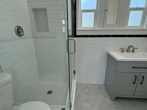 3rd image of 318 E G St