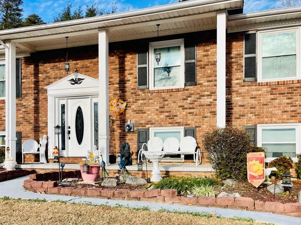 215 N 4th St, Watauga, TN 37694