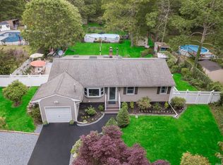 87 Lincoln Rd, Medford, NY 11763