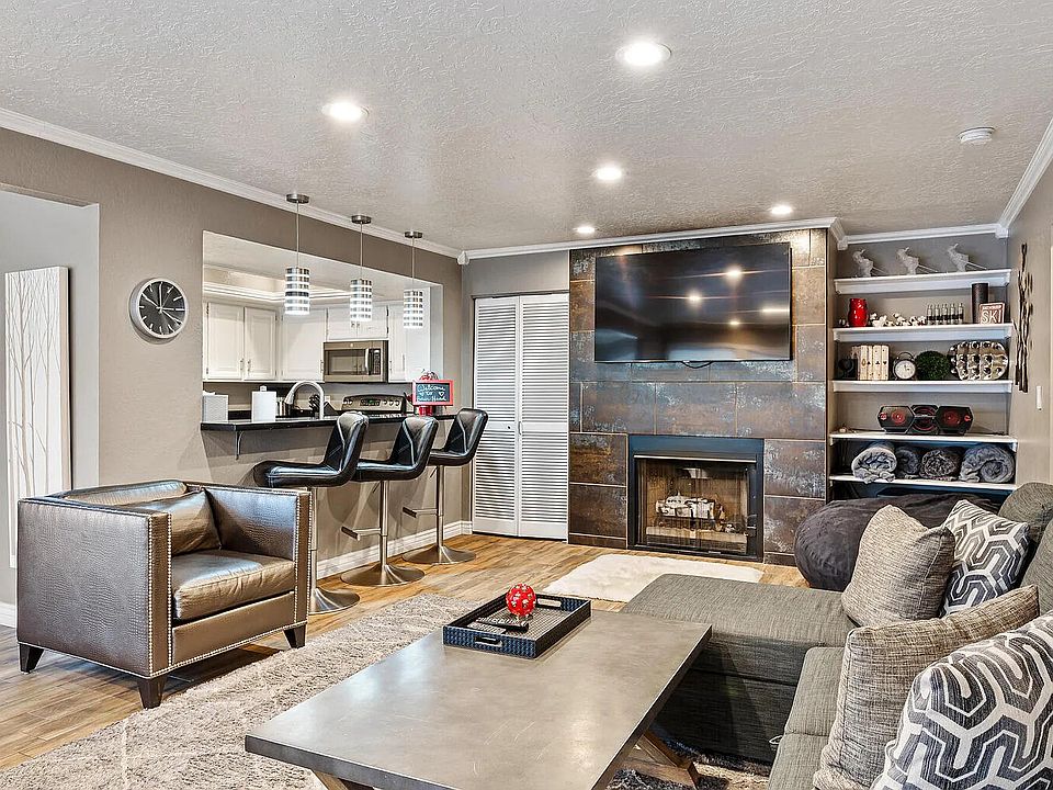 1st image of 150 W Ridge View St #204