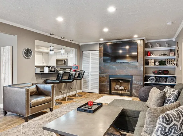 150 W Ridge View St #204, Brian Head, UT 84719