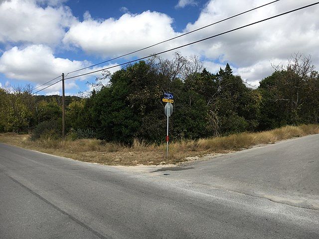 2nd image of 318 Leslie Dr