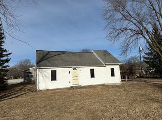 906 Ann St, Menasha, WI 54952