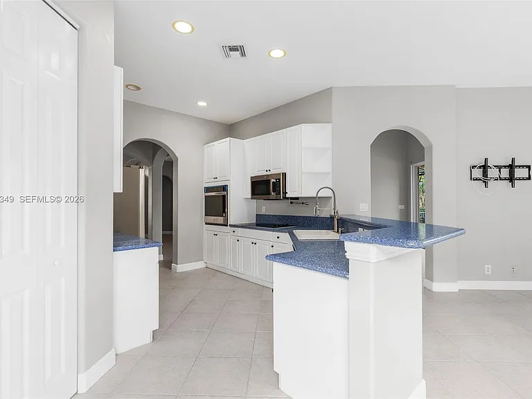 10635 NW 61st Ct — Photo 12