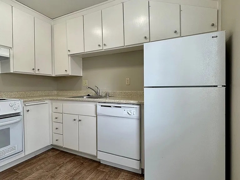 Ardendale Apartments — Photo 33