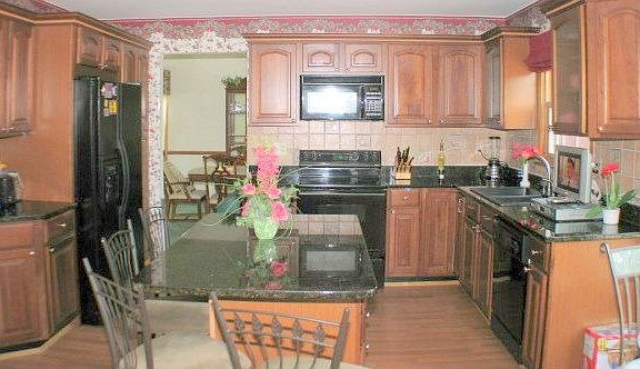 4 Sherman Ct Kitchen