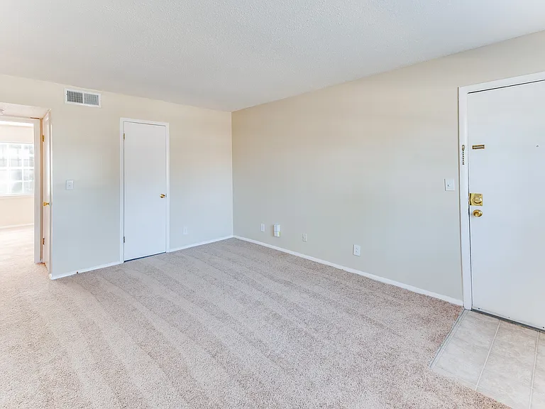 Fountain Square Apartment Homes — Photo 36