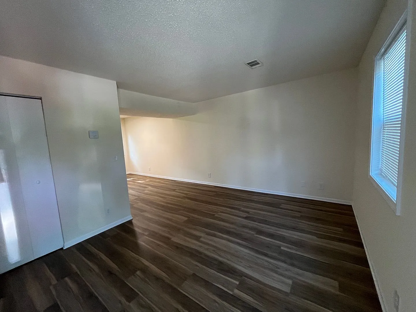 3921 Grand Ave — Photo 2