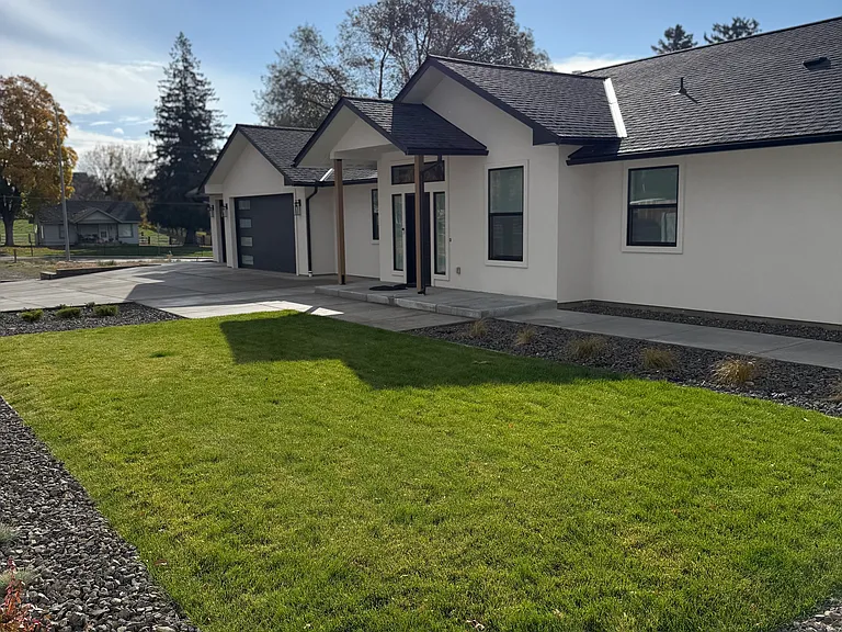 4518 Maple Ave — Photo 3