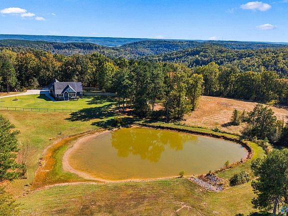 5th image of 92 Dogwood Ln