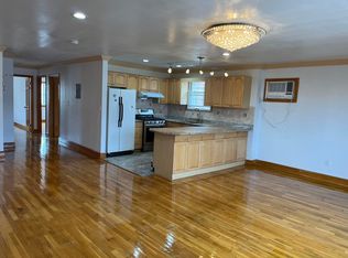 201-10 32ave, Bayside, NY 11361