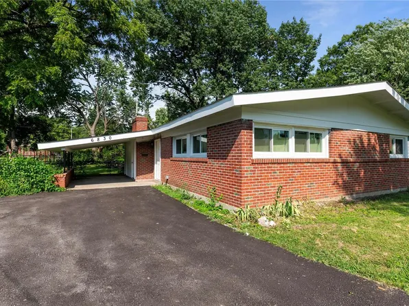 6830 Friarwood Dr, Saint Louis, MO 63134