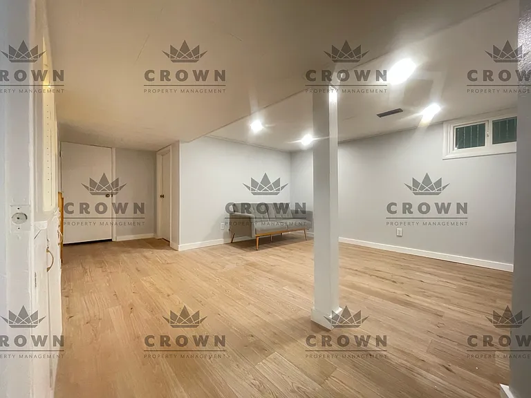 210 E Pershing Blvd #B — Photo 2