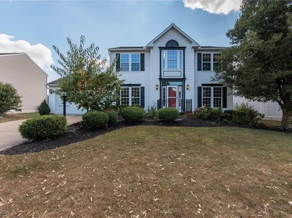 525 Rockglen Dr, Wadsworth, OH 44281