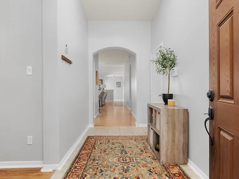 5614 Savannah Woods Ln — Photo 2