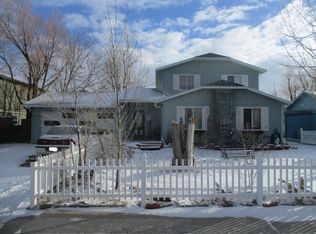 6903 Mather Ave, Gillette, WY 82718