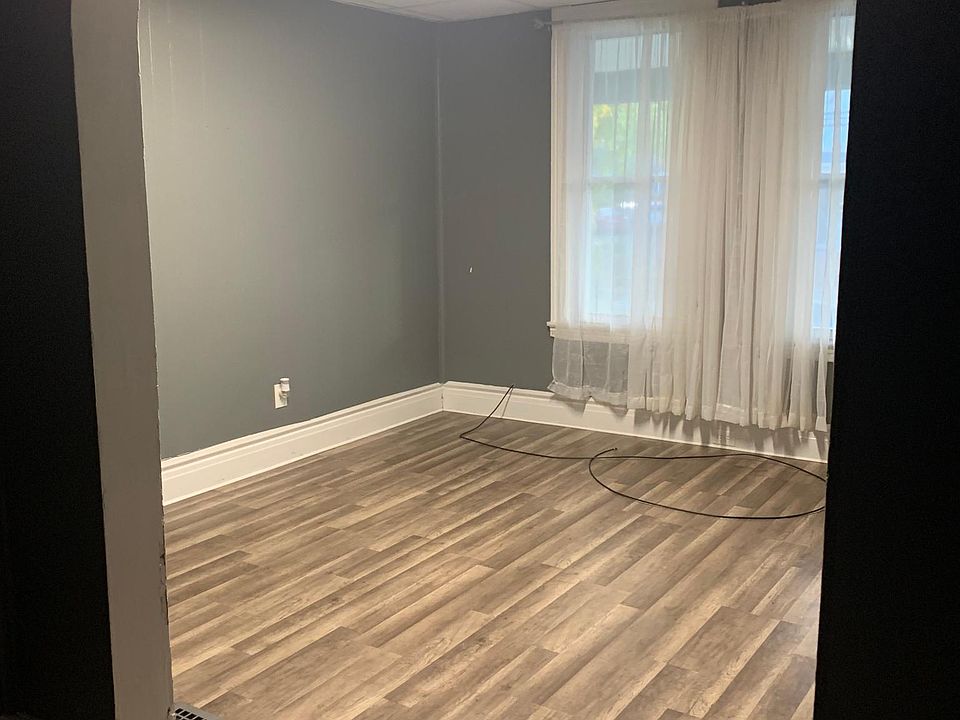 1st image of 108 Grote St #1