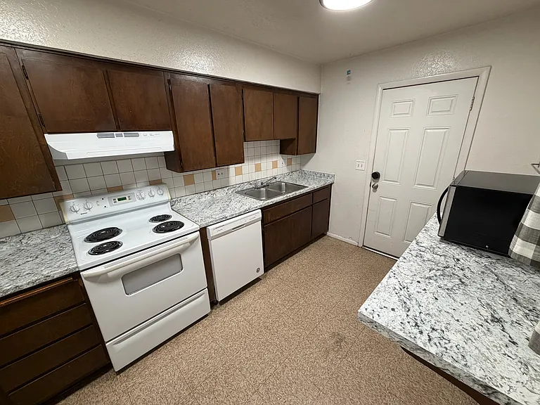6565 N Snowflake Dr — Photo 8