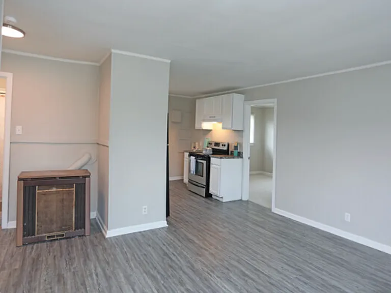 215 East Dr #E — Photo 11