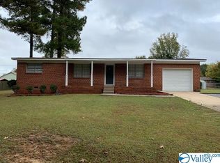 2102 Bailey St NW, Hartselle, AL 35640