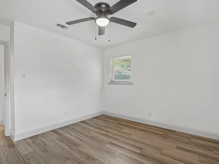 514 Canyon Ridge Dr — Photo 16