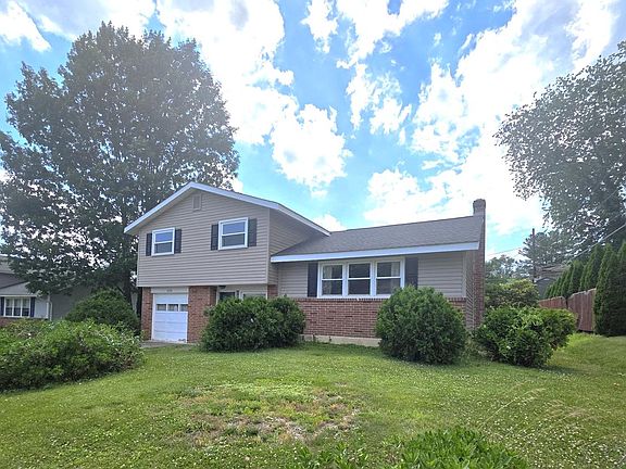 3rd image of 1215 Ipswich Dr