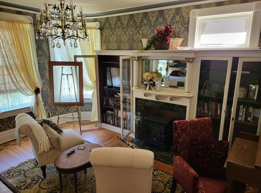 531 W Prairie Ave — Photo 3