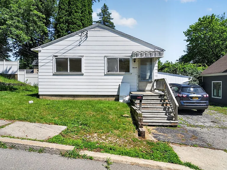 11 Spencer Ave — Photo 20