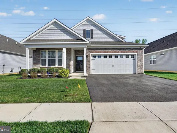 203 Congressional Ct, Moorestown, NJ 08057