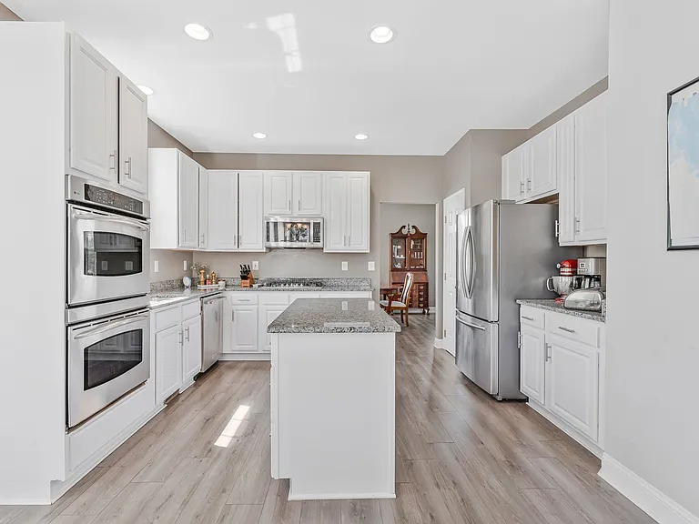 611 Curtin Pl SE — Photo 15