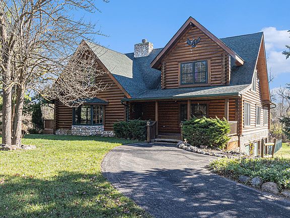 3rd image of 8980 Pleasantview