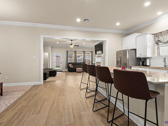 5th image of 575 Elliston Dr