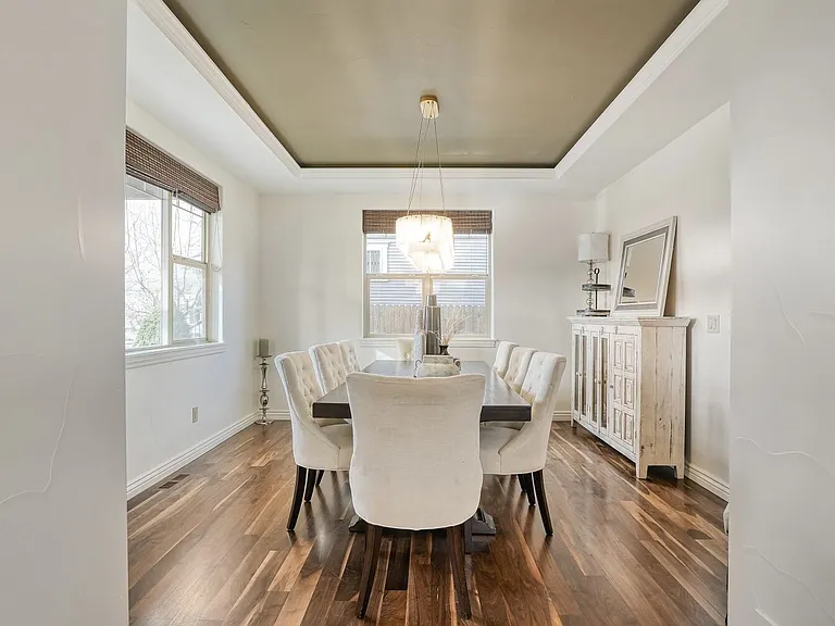 FORMAL DINING ROOM FOR 8