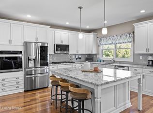 199 Crabapple Ln, Louisville, KY 40245